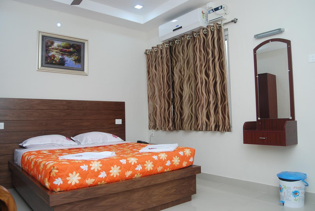 Chakraa Residency Ramanathapuram Bagian luar foto