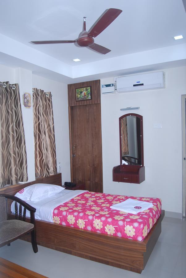 Chakraa Residency Ramanathapuram Bagian luar foto